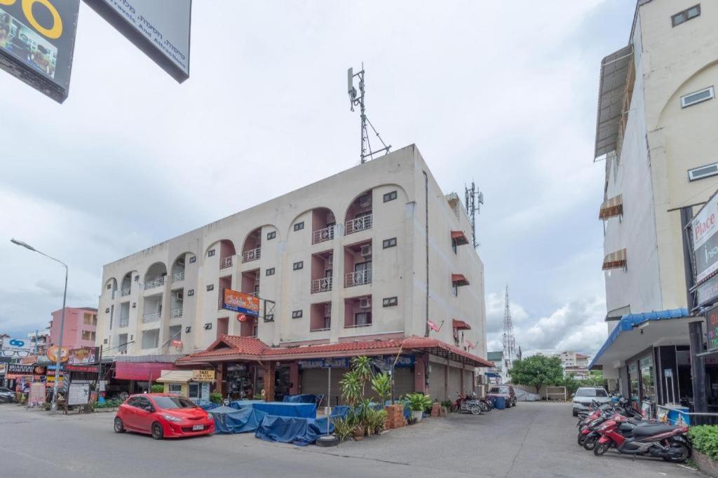 Oyo 1125 Chokdee Inn Pattaya Zewnętrze zdjęcie